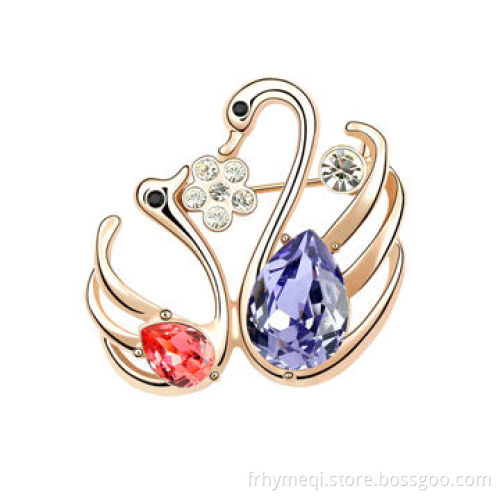 Animal brooch with rhinestone